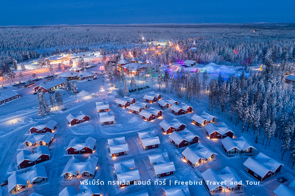 night-view-of-santa-claus-village-rovaniemi-lapland-finland-winter-freebirdtour