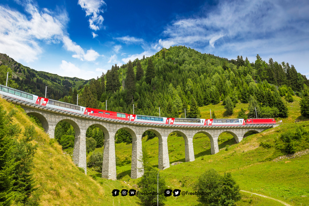 รถไฟเบอร์นิน่าเอ็กซ์เพรส (Bernina Express)