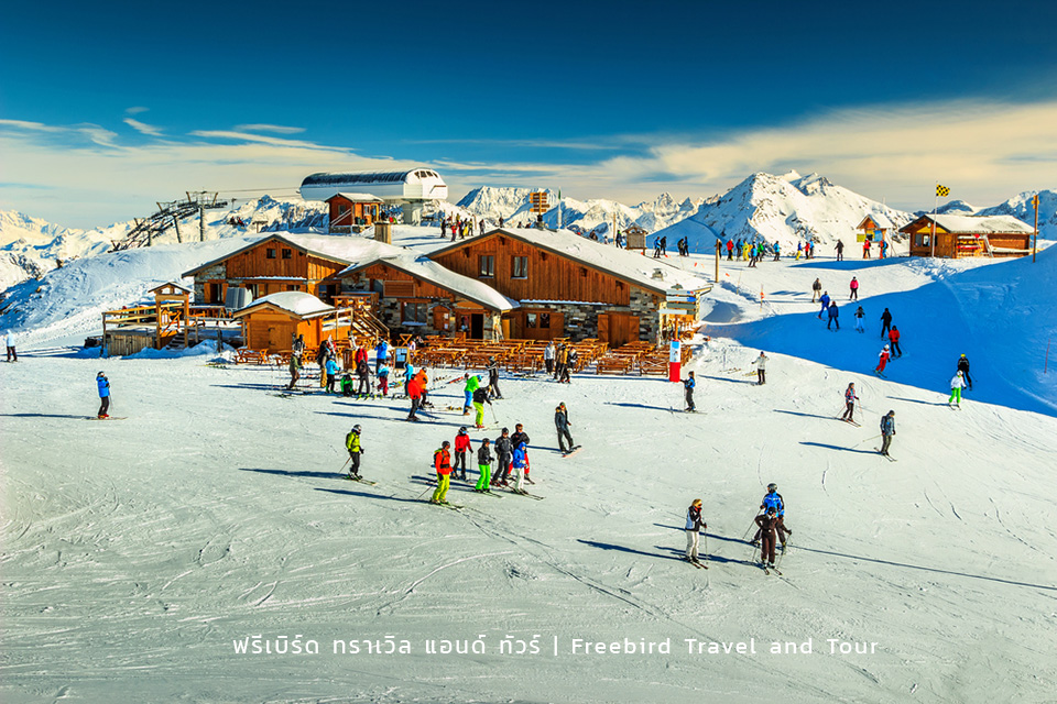 -wooden-chalets-ski-slopes-french-alps-vallees-menuires-france-freebirdtour