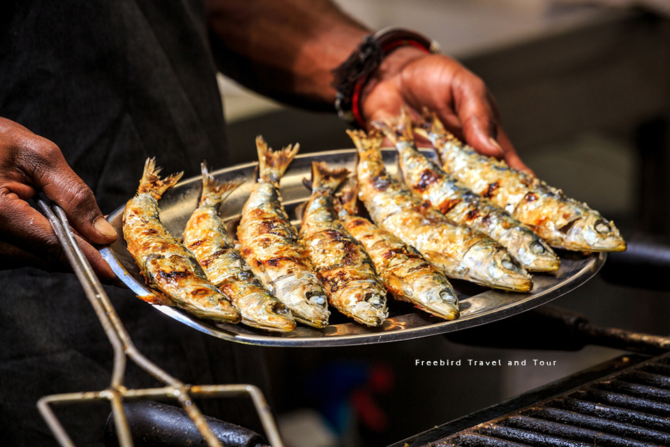 freshly_grilled_sardines_portugal_freebirdtour