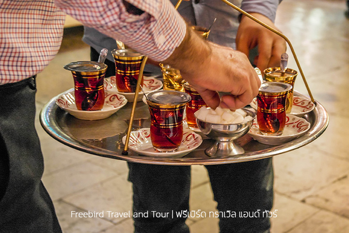 turkish-black-tea-grand-bazaar-turkiye-freebirdtour